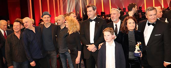 Preisträger des Bayerischen Filmpreis 2018 auf der Bühne zum Abschlußfoto am 25.01.2019 (©Foto. Martin Schmitz)